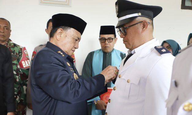Wabup Lampung Barat Lantik Pj Peratin Bandar Baru dan Bumi Jaya, Tekankan Pelayanan Tanpa Pandang Bulu