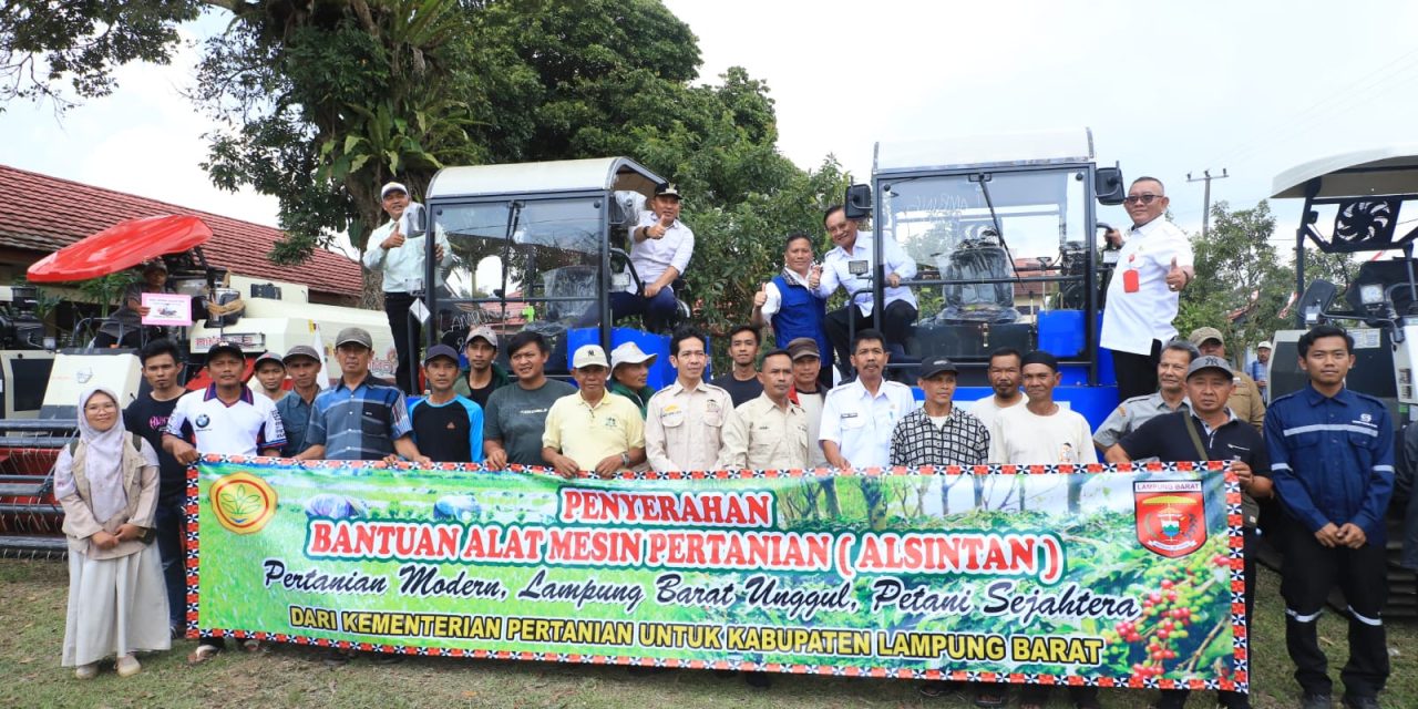 14 Bantuan Alsintan Diserahkan, Bupati Lampung Barat Ingatkan Jangan Jadi Pajangan