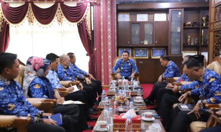 Bupati Lambar Minta Layanan Pajak Jangan Jauh dari Warga