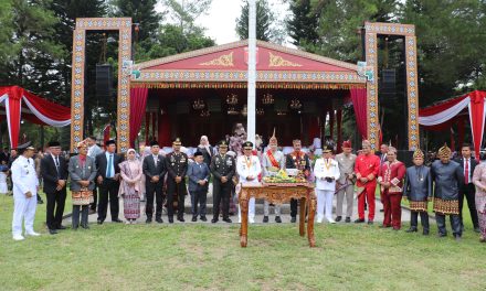Puncak HUT ke-35 Lampung Barat: Dari Sejarah 1991, Bupati Naikkan Gaji PPPK, 5 Kerja Sama Baru, Hingga Kemeriahan Karnaval dan Potong Tumpeng