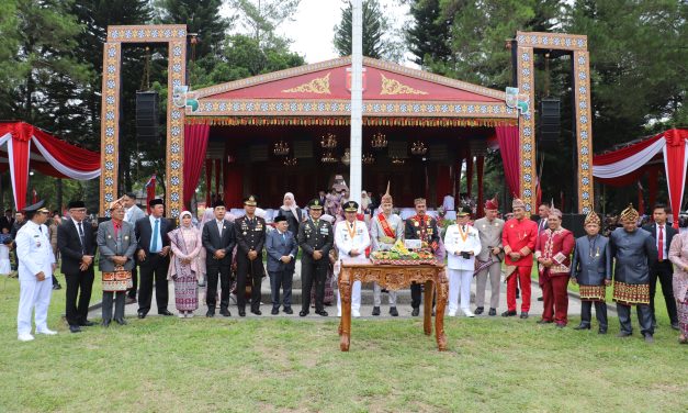 Puncak HUT ke-35 Lampung Barat: Dari Sejarah 1991, Bupati Naikkan Gaji PPPK, 5 Kerja Sama Baru, Hingga Kemeriahan Karnaval dan Potong Tumpeng