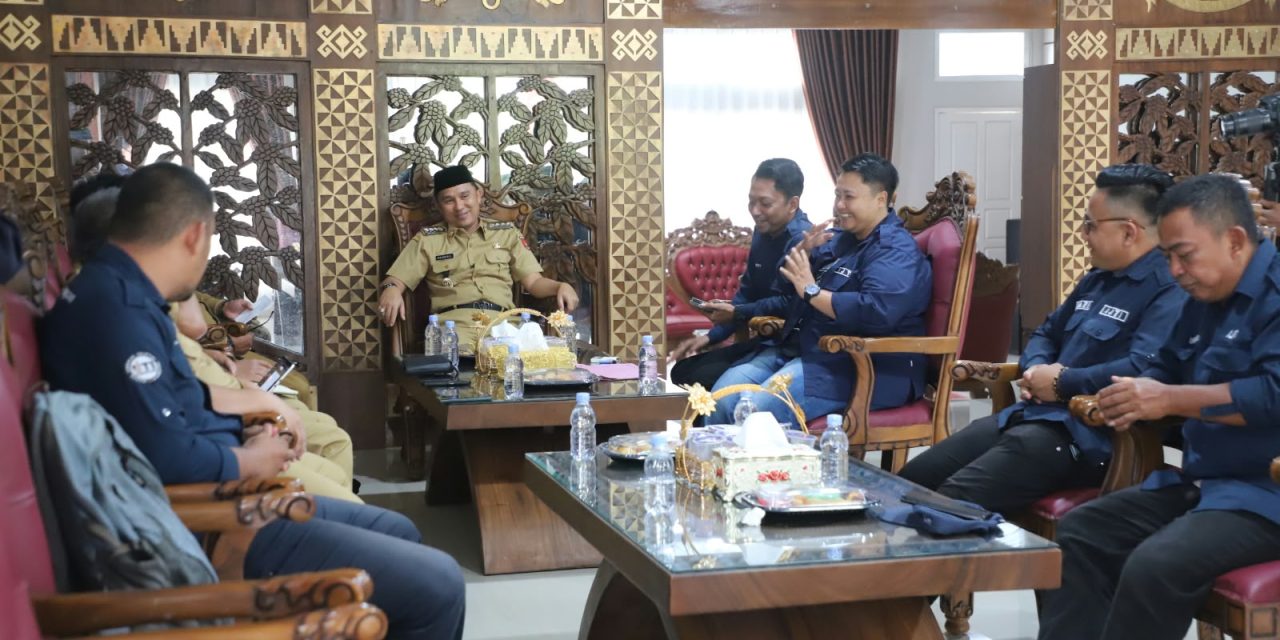 Bupati Parosil Dukung Podcast IJTI untuk Promosikan Potensi Lampung Barat