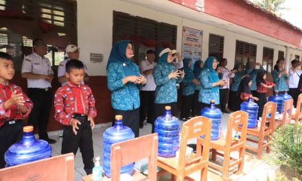 TP PKK Lampung Barat Gelar Aksi Cuci Tangan di SD Negeri Hantatai, Kepsek: Jangan Hanya Seremonial