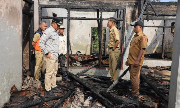 Rumah Warga Ludes Terbakar di Sumber Jaya, Bupati Lampung Barat Langsung Kunjungi Keluarga Korban
