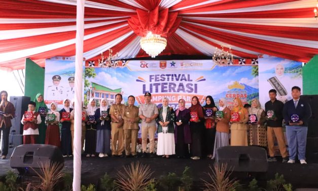 Bupati Parosil Dorong Hilirisasi Literasi Senjata Keluar dari Kemiskinan