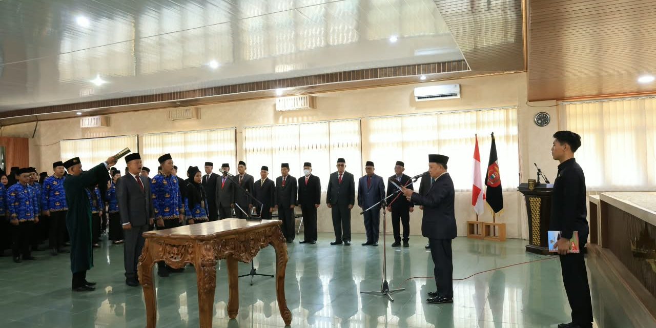 Wakil Bupati Mad Hasnurin Lantik 72 Pejabat Administrator, Pengawas dan Fungsional di Lampung Barat