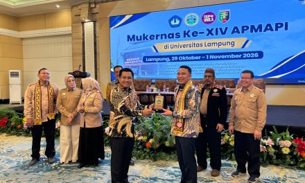 Dari Guru ke Panggung Nasional, Bupati Parosil  Bawa Pesan : Pendidikan Harus Memanusiakan dan Berakar pada Budaya